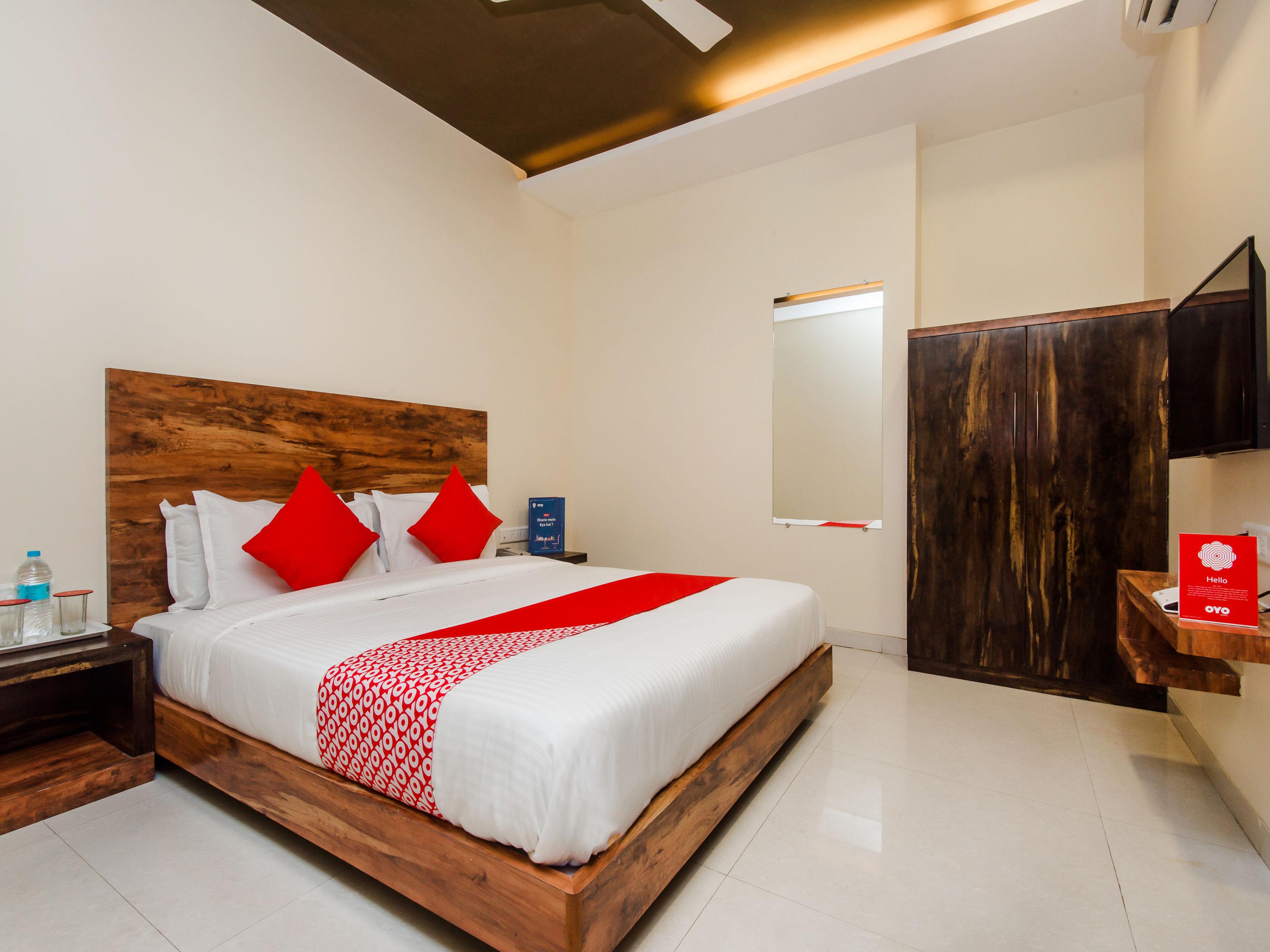 Hotel Sai Comforts Bapane Luaran gambar