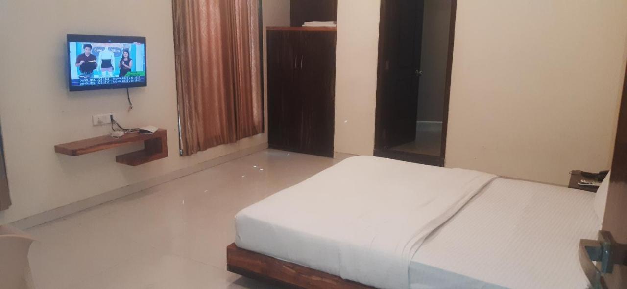 Hotel Sai Comforts Bapane Luaran gambar