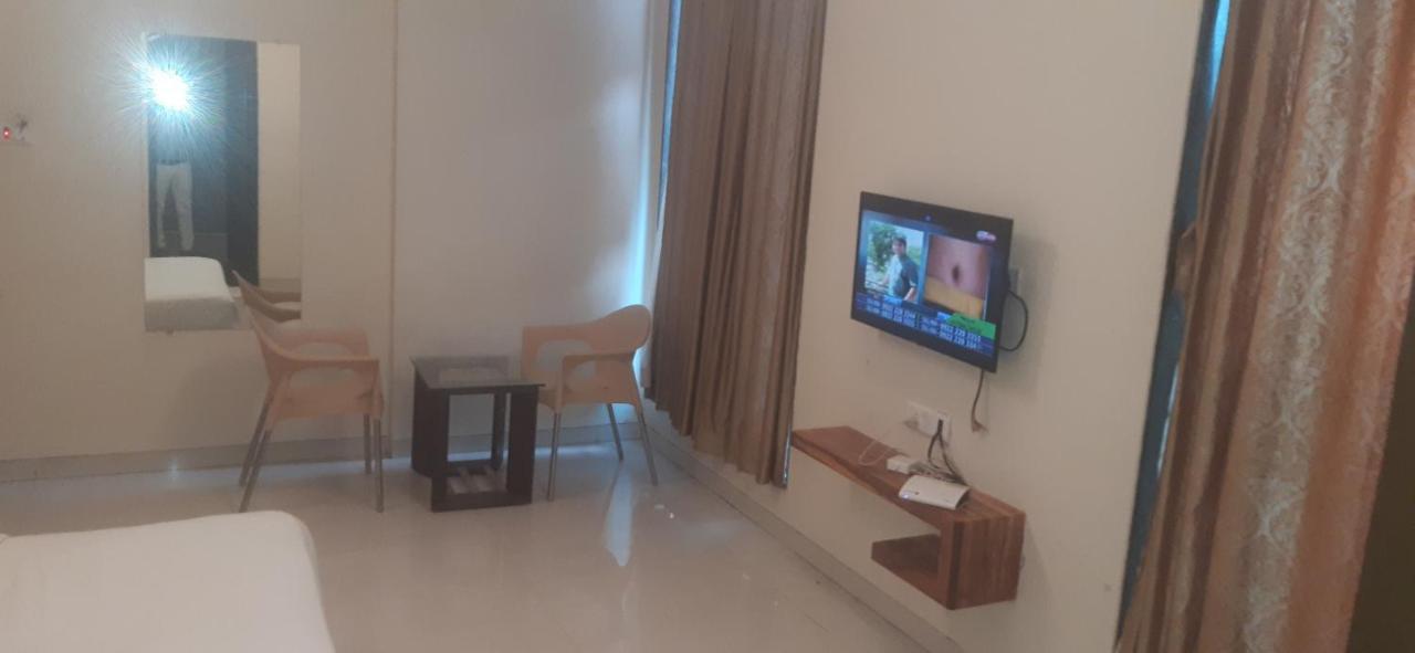 Hotel Sai Comforts Bapane Luaran gambar