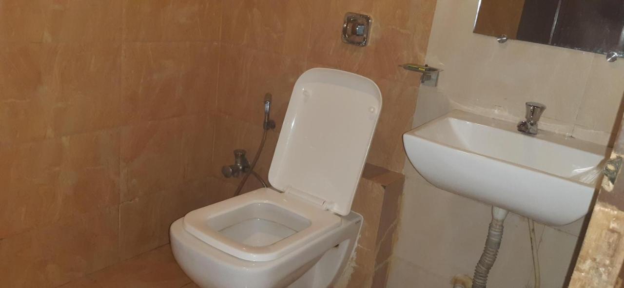 Hotel Sai Comforts Bapane Luaran gambar